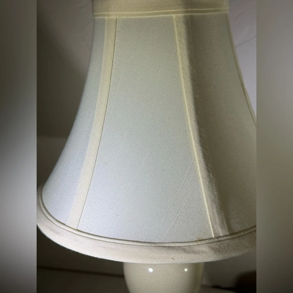 Vintage Cream Beige Table Lamp Accent Ceramic ~15”‎ Tall Decor